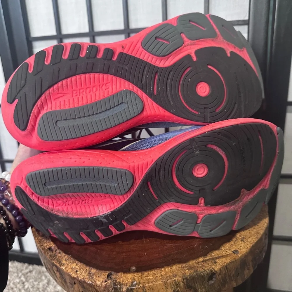 Brooks these shoes